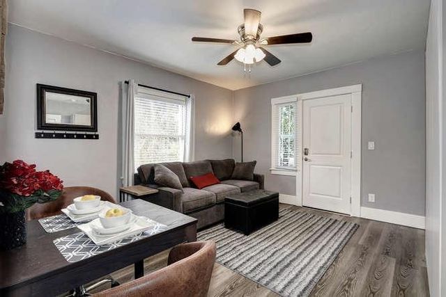 1412 V St, Sacramento, CA 95818