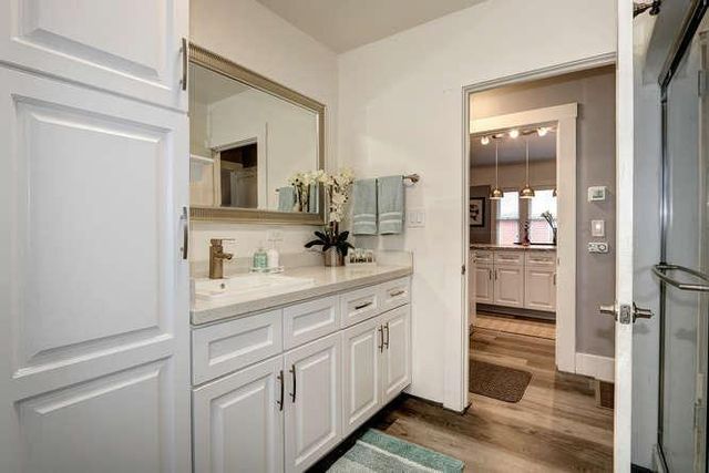 1412 V St, Sacramento, CA 95818