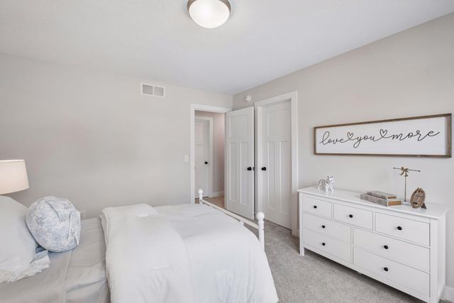 7356 Ambercrest Curve, Inver Grove Heights, MN 55077