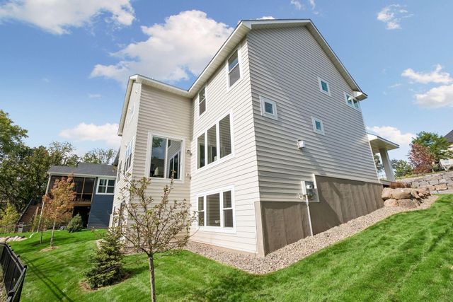 7356 Ambercrest Curve, Inver Grove Heights, MN 55077