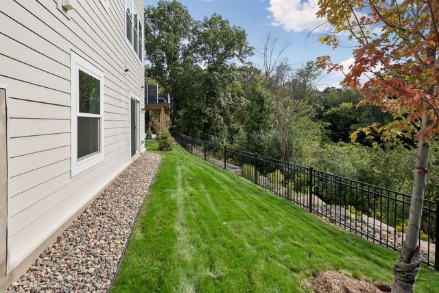 7356 Ambercrest Curve, Inver Grove Heights, MN 55077