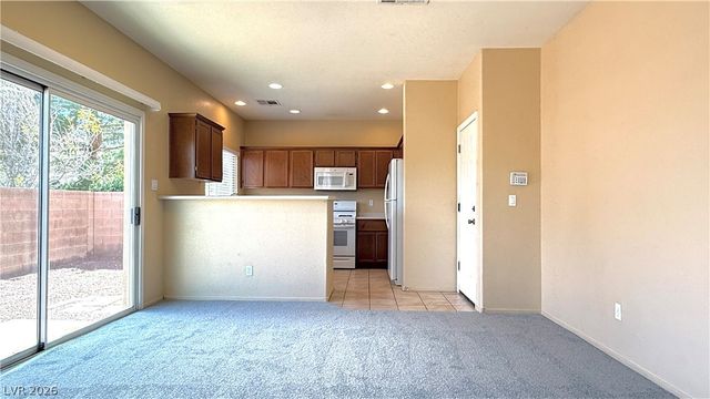 1013 Shades End Avenue, North Las Vegas, NV 89081