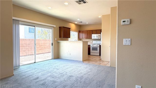 1013 Shades End Avenue, North Las Vegas, NV 89081