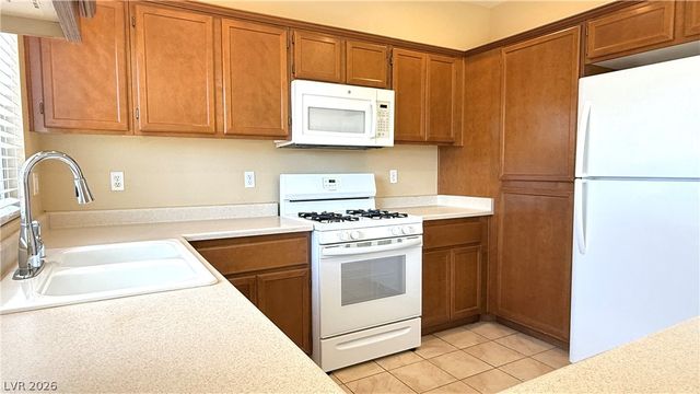 1013 Shades End Avenue, North Las Vegas, NV 89081