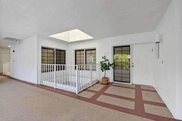 7369 Orangewood Lane 307, Boca Raton, FL 33433