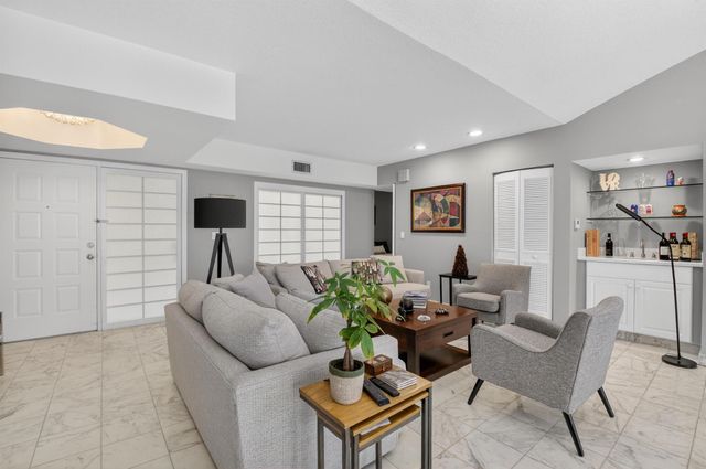 7369 Orangewood Lane 307, Boca Raton, FL 33433