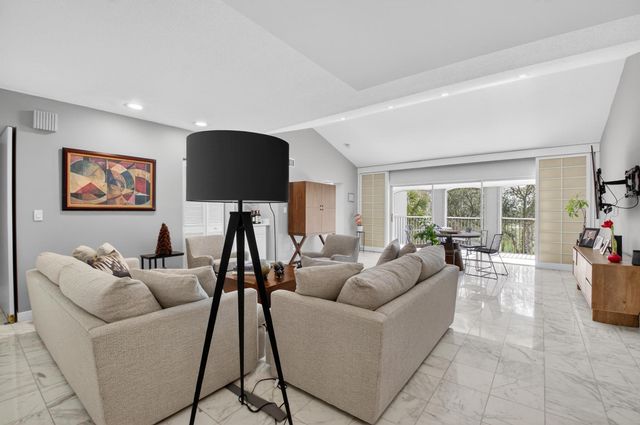 7369 Orangewood Lane 307, Boca Raton, FL 33433