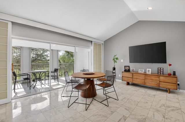 7369 Orangewood Lane 307, Boca Raton, FL 33433