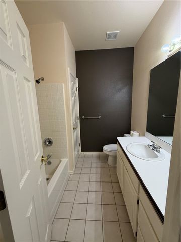 2108 Lakeforest Drive, Weatherford, TX 76087