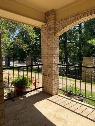 2108 Lakeforest Drive, Weatherford, TX 76087