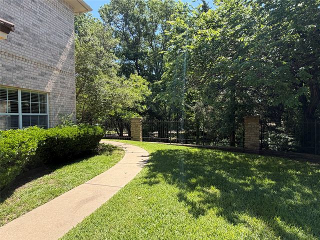 2108 Lakeforest Drive, Weatherford, TX 76087