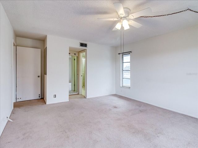 333 LAKE HOWARD DR NW 314D, Winter Haven, FL 33880