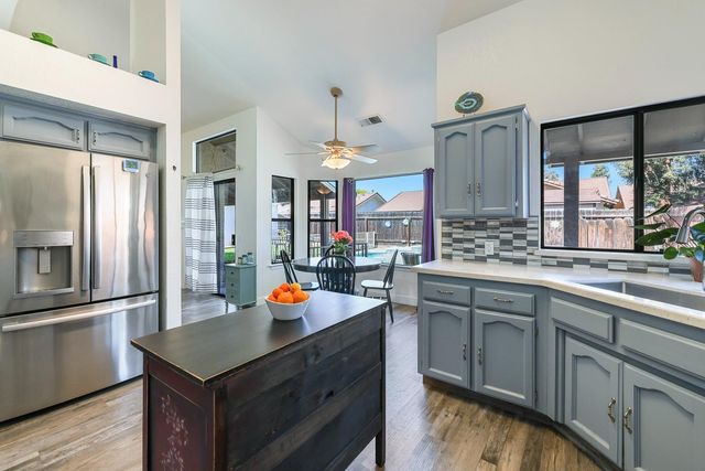 2043 Escalon Avenue, Clovis, CA 93611