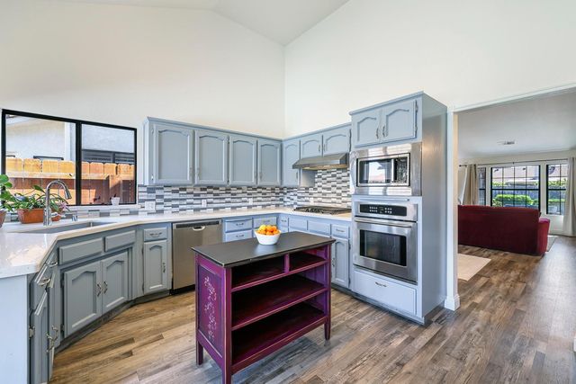 2043 Escalon Avenue, Clovis, CA 93611