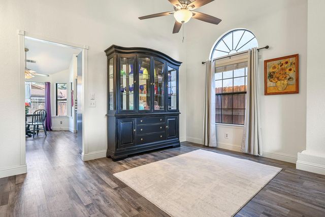 2043 Escalon Avenue, Clovis, CA 93611