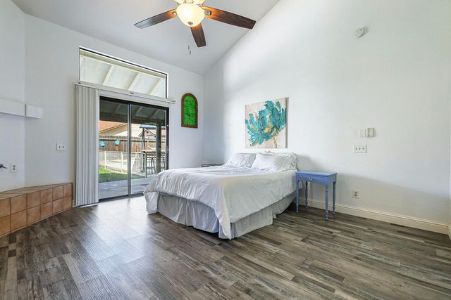 2043 Escalon Avenue, Clovis, CA 93611