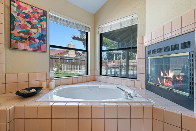 2043 Escalon Avenue, Clovis, CA 93611