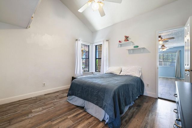 2043 Escalon Avenue, Clovis, CA 93611