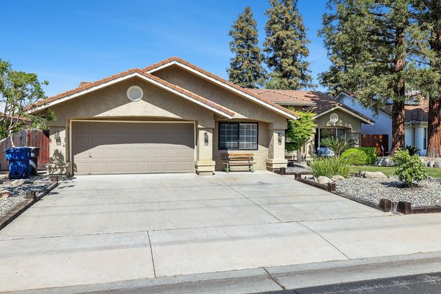2043 Escalon Avenue, Clovis, CA 93611