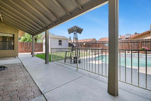 2043 Escalon Avenue, Clovis, CA 93611