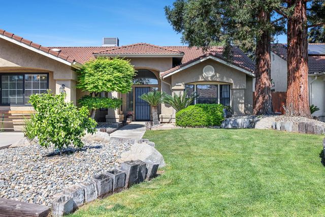 2043 Escalon Avenue, Clovis, CA 93611