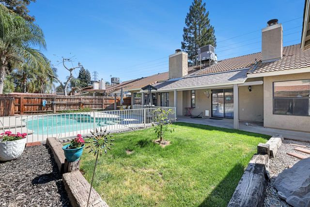 2043 Escalon Avenue, Clovis, CA 93611