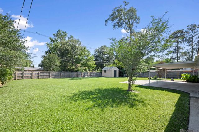 11555 Robin Hood Dr, Baton Rouge, LA 70815