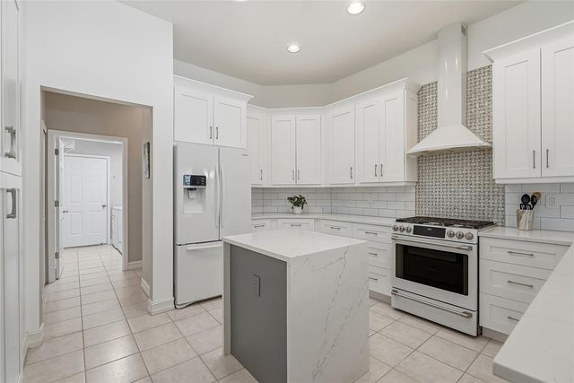 4851 WINDMILL PALM TERRACE NE, St Petersburg, FL 33703