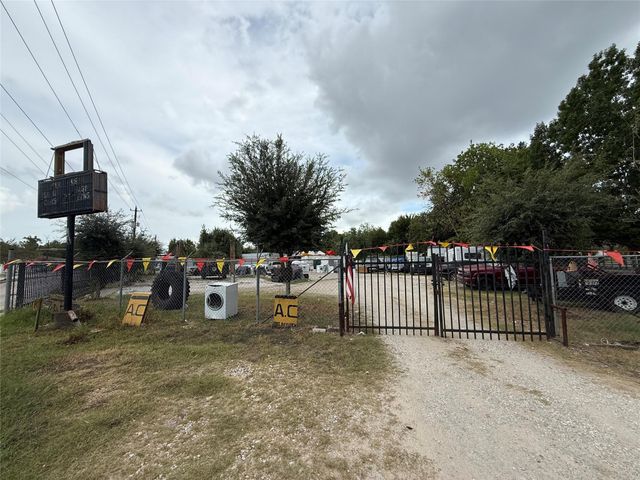 7921 W Montgomery Road, Houston, TX 77088