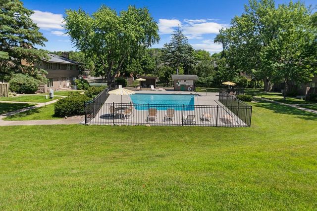155 Windsor Lane, New Brighton, MN 55112
