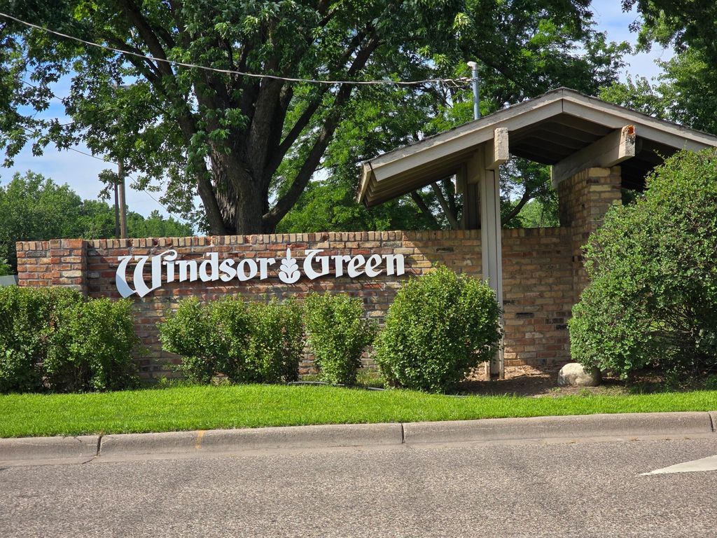 155 Windsor Lane, New Brighton, MN 55112