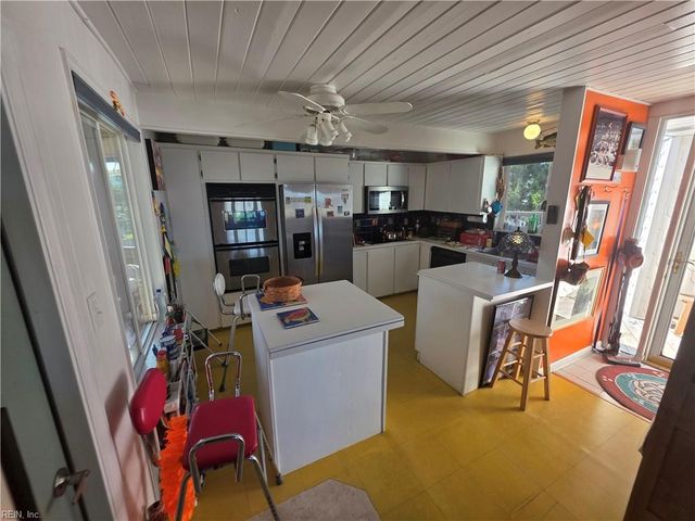 2228 Sandfiddler Rd RD, Virginia Beach, VA 23456