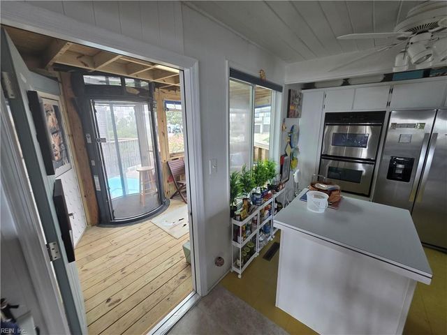 2228 Sandfiddler Rd RD, Virginia Beach, VA 23456