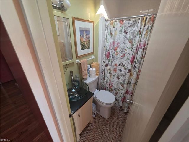 2228 Sandfiddler Rd RD, Virginia Beach, VA 23456