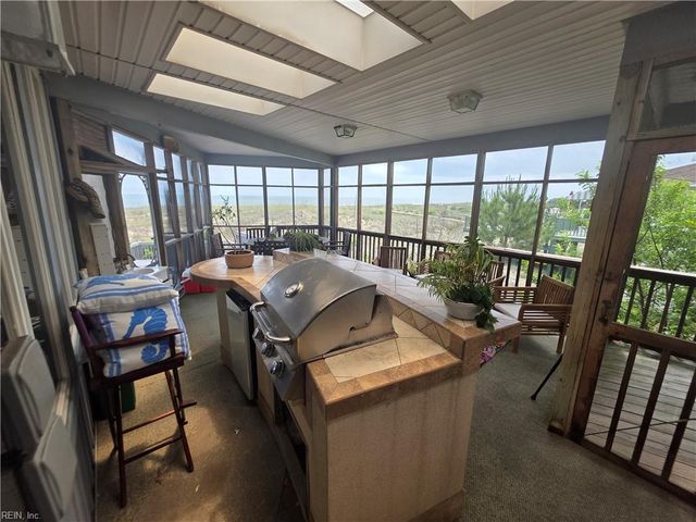 2228 Sandfiddler Rd RD, Virginia Beach, VA 23456