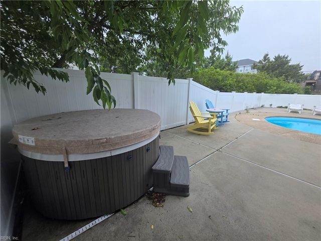 2228 Sandfiddler Rd RD, Virginia Beach, VA 23456