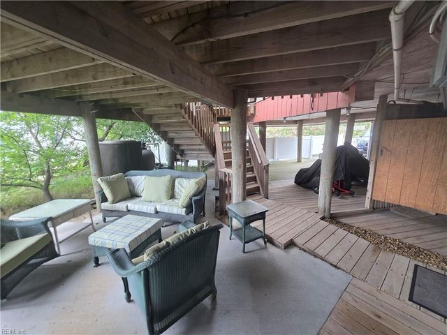 2228 Sandfiddler Rd RD, Virginia Beach, VA 23456