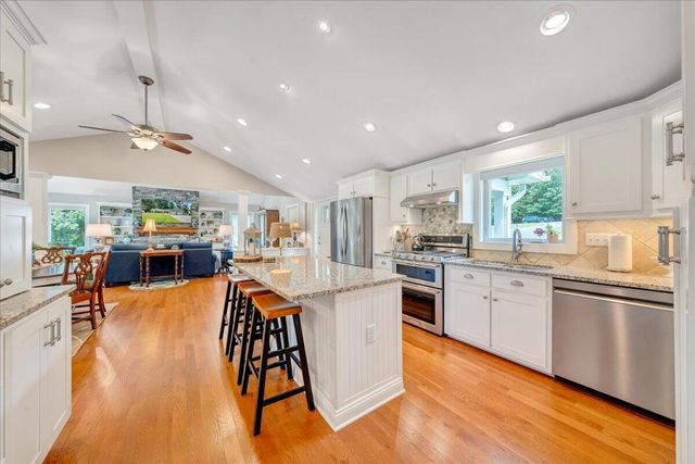 129 Douglas DR, Moneta, VA 24121