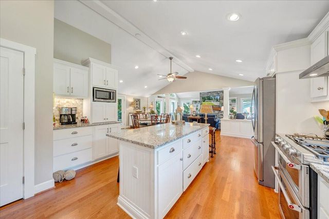 129 Douglas DR, Moneta, VA 24121