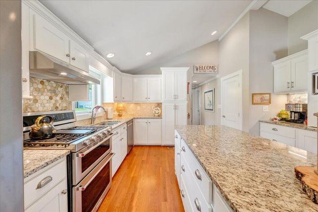 129 Douglas DR, Moneta, VA 24121