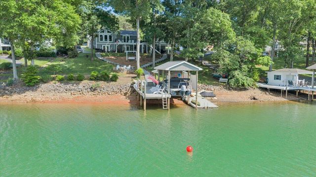 129 Douglas DR, Moneta, VA 24121
