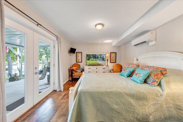 129 Douglas DR, Moneta, VA 24121