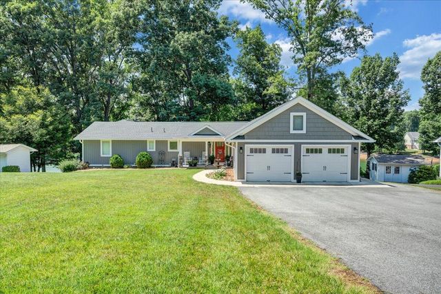 129 Douglas DR, Moneta, VA 24121