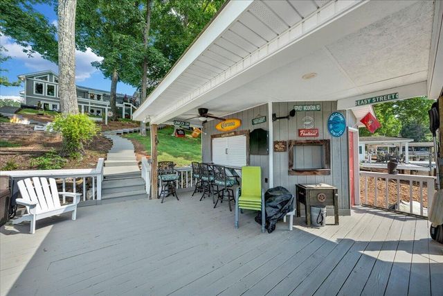 129 Douglas DR, Moneta, VA 24121