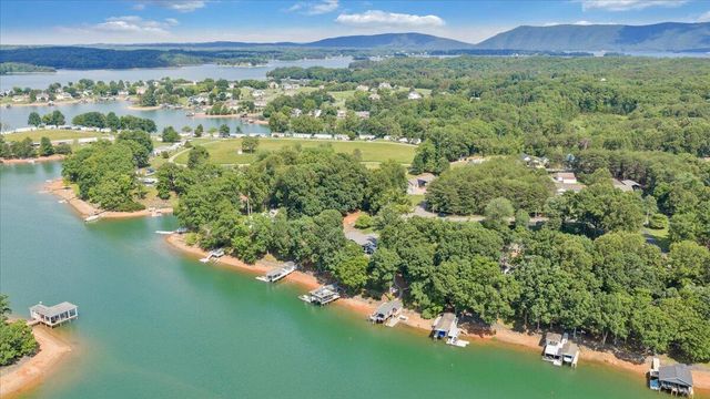 129 Douglas DR, Moneta, VA 24121
