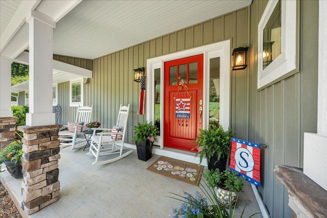 129 Douglas DR, Moneta, VA 24121