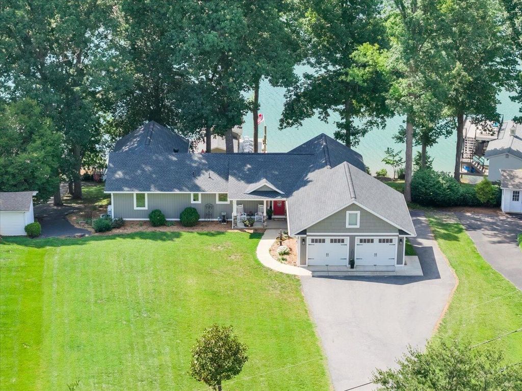 129 Douglas DR, Moneta, VA 24121