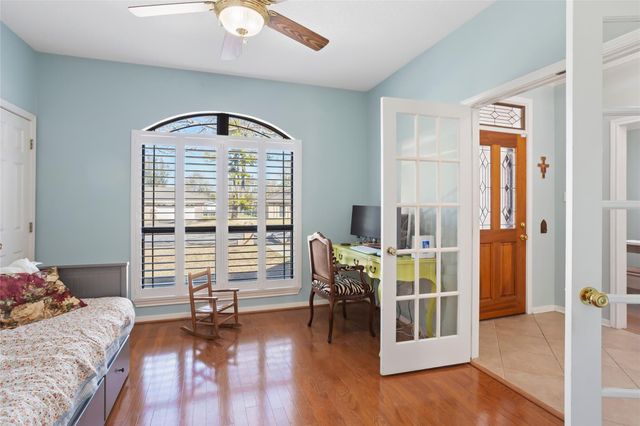 215 Ridgemont Drive, Alvin, TX 77511