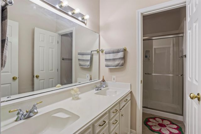 215 Ridgemont Drive, Alvin, TX 77511