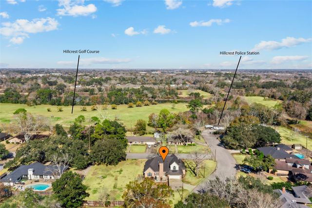 215 Ridgemont Drive, Alvin, TX 77511